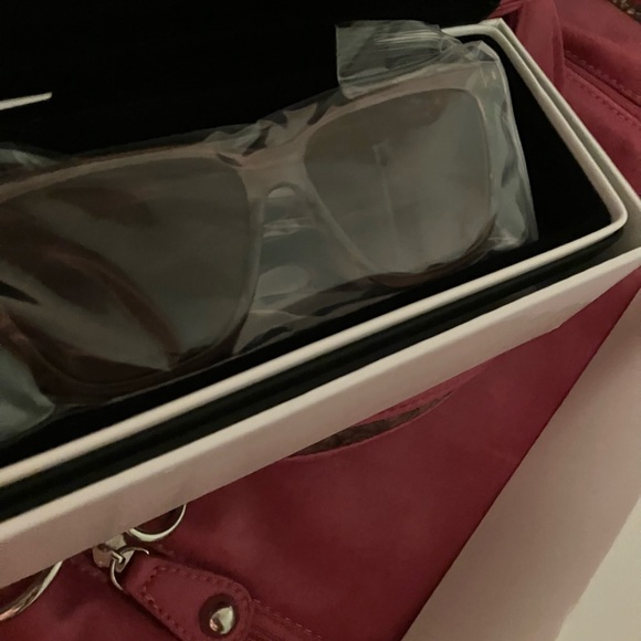 Givenchy Rose Gold Pink Designer Sunglasses πΆοΈ (Limited Edition) Brand new - Picture 2 of 7